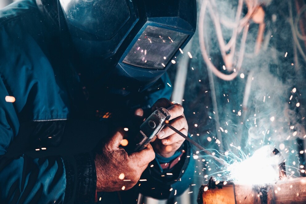 Beziehungsarbeit aus nächster Nähe. Bild: Christopher Burns/Unsplash