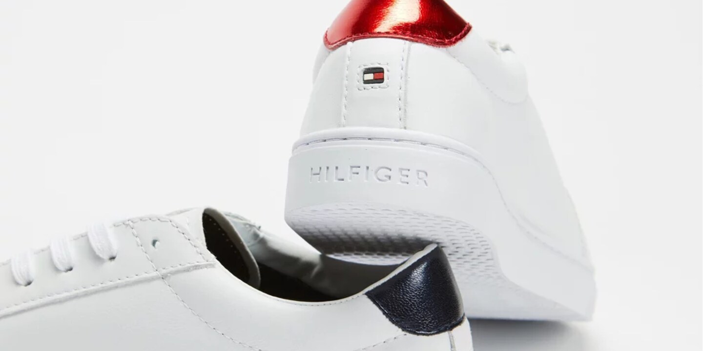 Tommy Hilfiger è sinonimo di design pulito e senza tempo.
