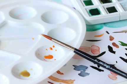 Il est préférable de tester les couleurs mélangées sur une feuille de papier séparée au préalable.