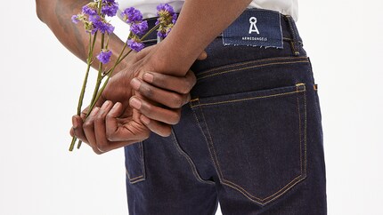 Non-recyclable components – apart from the buttons – are omitted entirely by the German label. Rivets are replaced by embroidery. Image: Armedangels