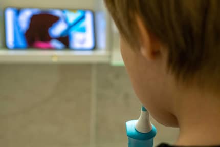 Sonicare for Kids in azione.