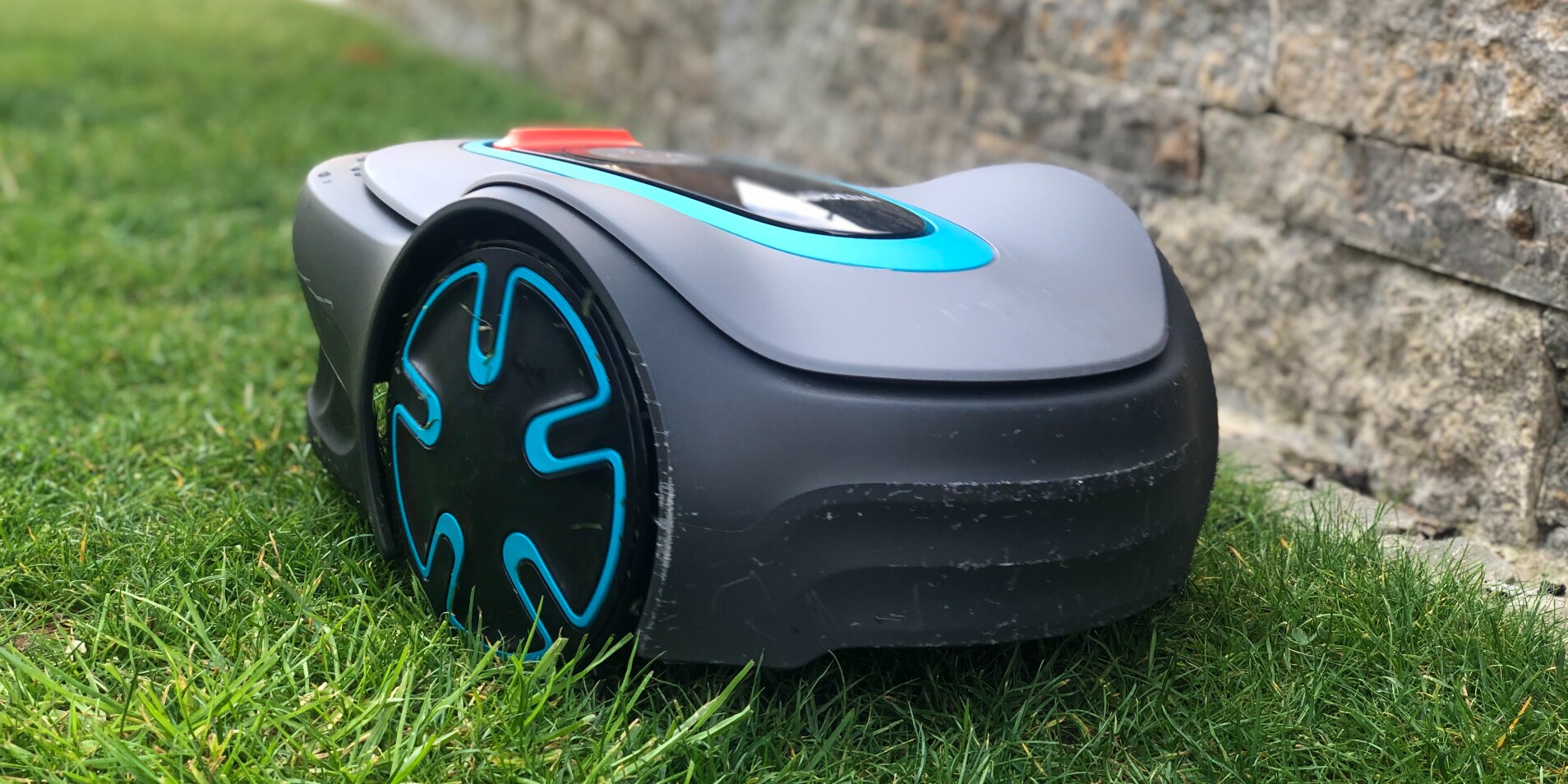 Gardena Minimo im Test Wie schlau muss ein Mähroboter sein? Galaxus