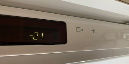 Usa la funzione di raffreddamento rapido per abbassare rapidamente la temperatura del frigorifero.