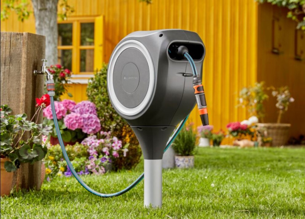 Il nuovo Gardena RollUp con picchetto da terra.