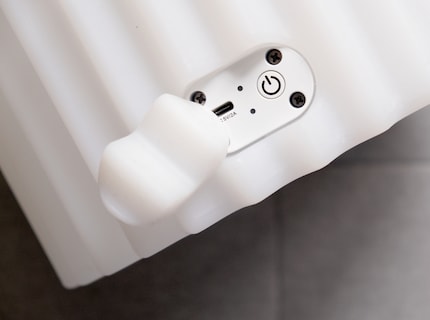 Le fonctionnement se fait sur l'appareil et non par le biais de Bluetooth.