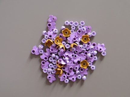 Diese Teile könnten auch aus einem Polly-Pocket-Set stammen.