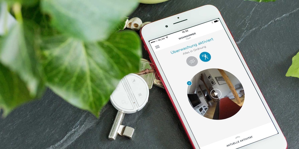 This key fob is a mini remote control for the Somfy smart home. Image source: curved.de
