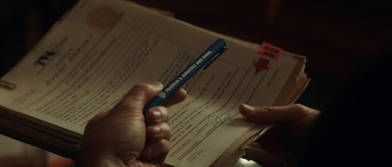 Der blaue Stift aus Folge zwei wird tatsächlich noch einmal wichtig.
