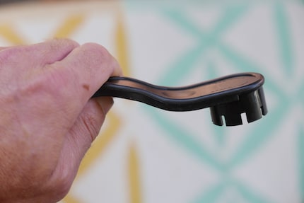 Ne perdez pas la clé de serrage de la valve, elle peut devenir importante.