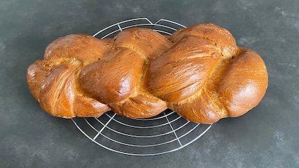 Croustillante à l'extérieur, aérée à l'intérieur : cette tresse est une merveille pour les papilles.