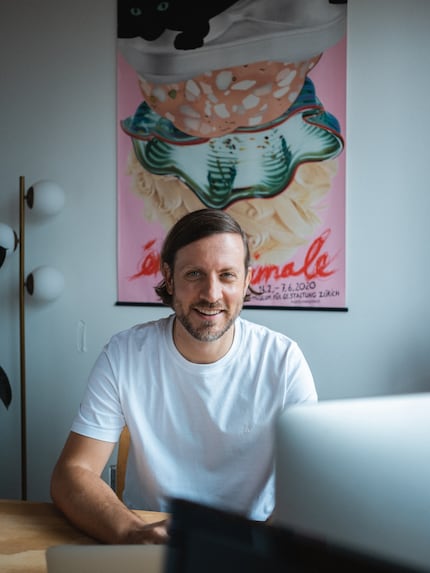 In seinem Studio kümmert sich Andreas um die Entwicklung weiterer Kollektionen und um das tägliche Geschäft.