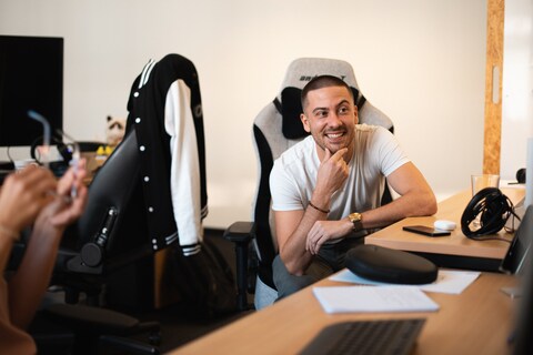 Ein bisschen Spass muss sein. Für Nico Bosshart ist die kollegiale und freundschaftliche Arbeitsatmosphäre bei Digitec Galaxus ein grosses Plus.