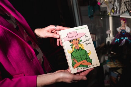 Libro «Die vorwitzige Barbie».