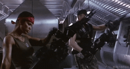 Luca links, ich rechts. Wir sind bereit für «Aliens Fireteam Elite».