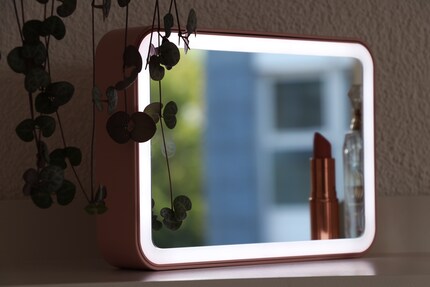 Malheureusement, en pratique, le cadre LED n'a qu'un but décoratif.