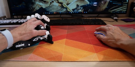 Avec le Cyborg, vous avez aussi plus de place pour bouger votre souris.