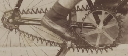 Le progrès en 1894 : aujourd’hui encore, difficile d’imaginer un vélo sans chaîne.