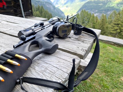 Auch auf der Jagd bewährt sich der Gehörschutz Peltor SportTac Hunting von 3M.