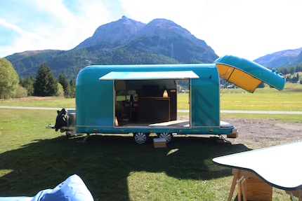 Personnalisée à 100 % : vous ne trouverez pas une deuxième fois la caravane du bureau comme celle-ci