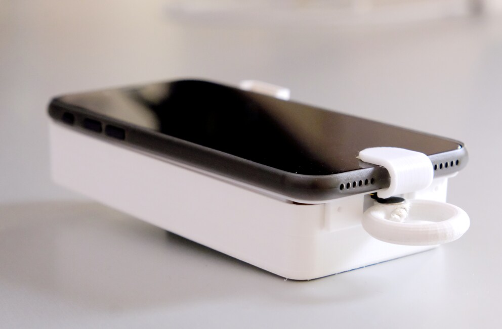 Back to basics: Durch Aufziehen entsperrst du dein Handy.