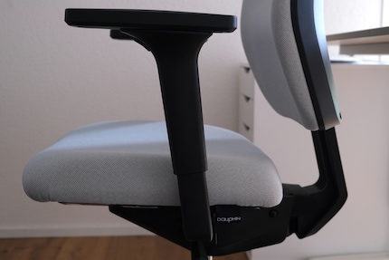 ... and if you slide it forward. This gives you more room to lean back and sit in a more relaxed position.