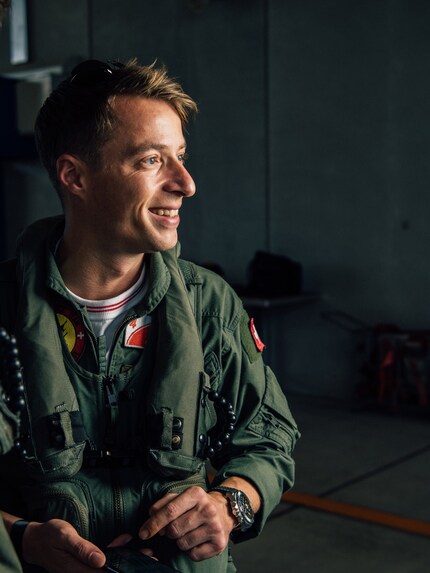 Claudius aka Mac im Hangar bei den Tiger-Jets.