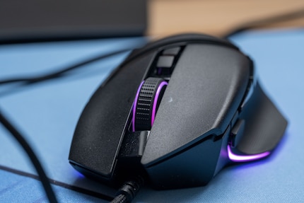 I tasti del mouse sul Basilisk V3 sono piuttosto lunghi.