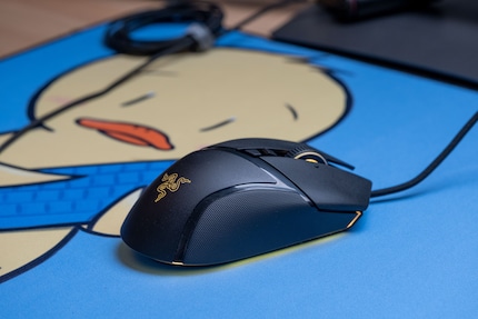 Le aree nere lucide sottolineano il look da gamer del Basilisk V3.