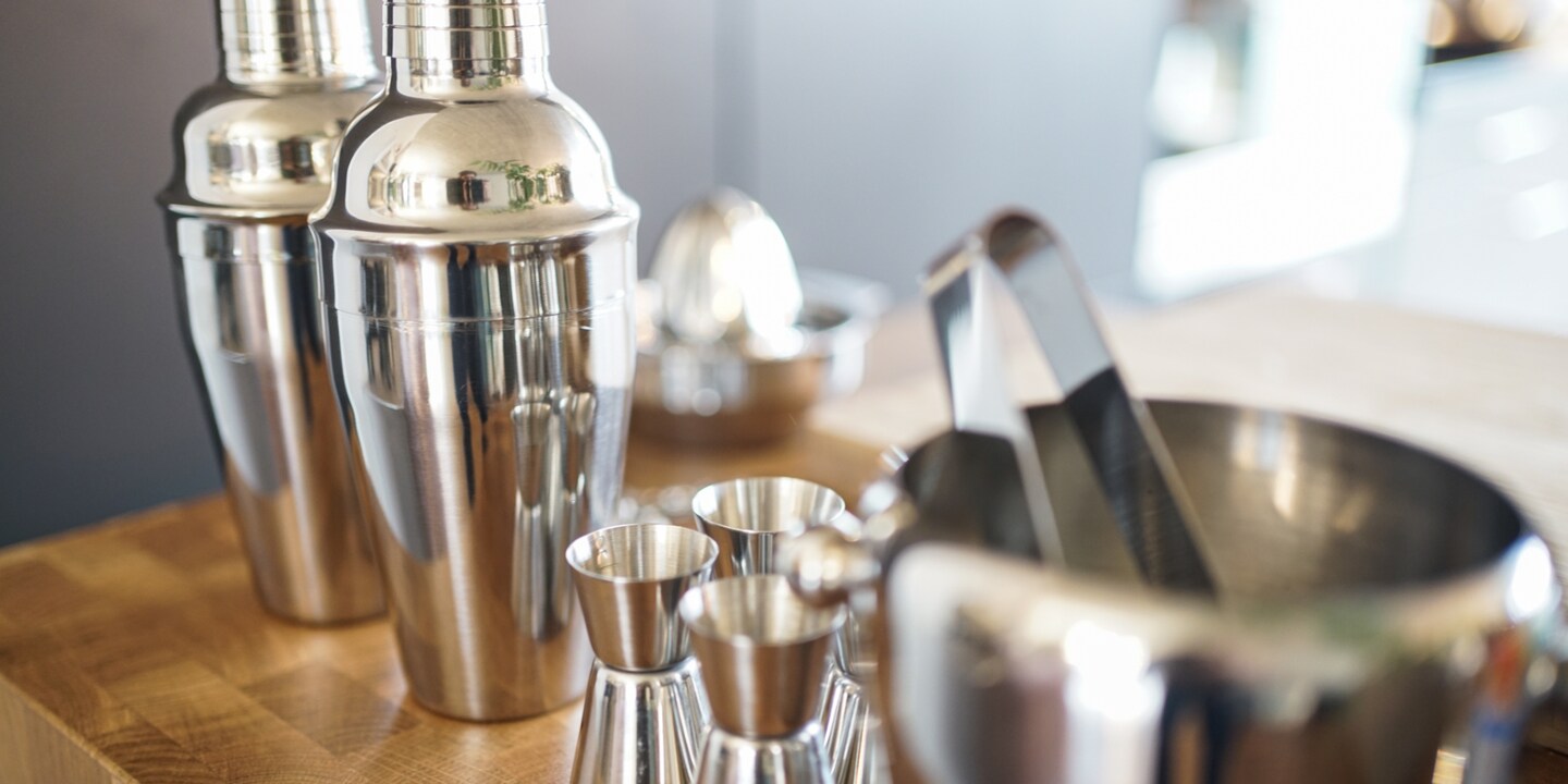 Was alles in eine Hausbar gehört – Utensilien und Gläser