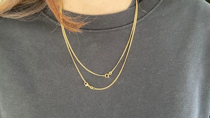 Kette Nummer eins ist mit Kette Nummer zwei verbunden – und umgekehrt.