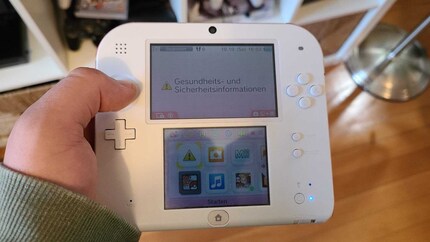 La console Nintendo 2DS appartiene a Kristof.