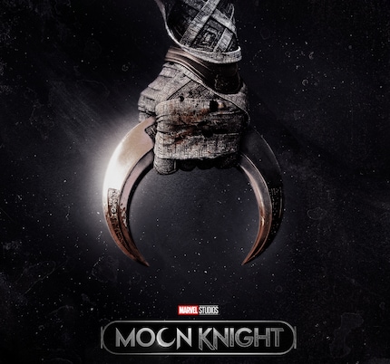 Lames sanglantes en forme de croissant de lune ; la spécialité de Moon Knight.