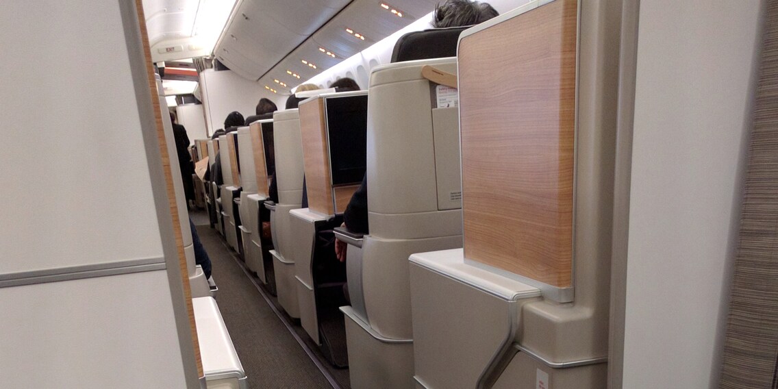 Blick nach vorne: Die Business Class, fotografiert aus der ersten Economy-Reihe.
