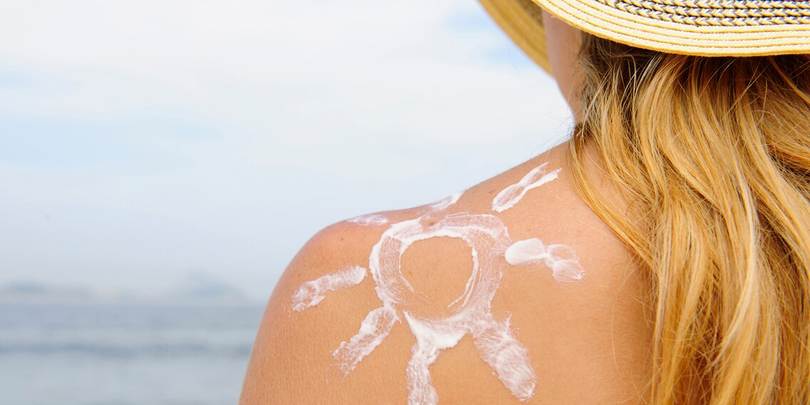 4 Tipps, die dich vor der Sonne schützen sollen