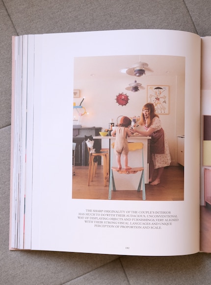 Thanks to a decorative chair, the little one can join in with the cooking...but is this safe?