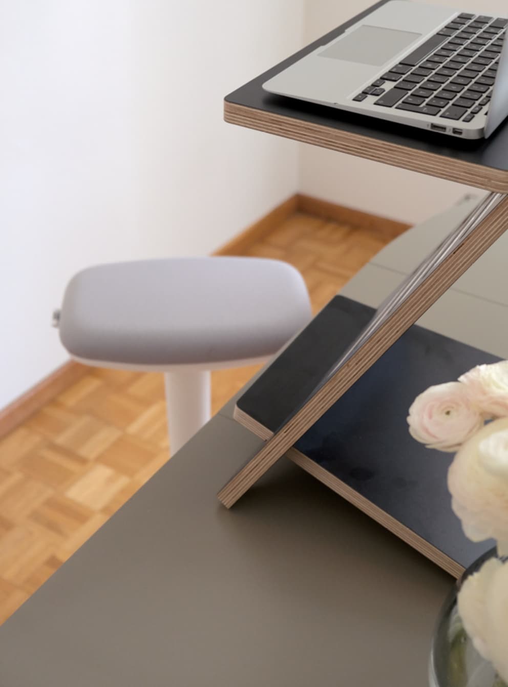 Friendly reminder to work standing up: when saddling the seat, the edges feel uncomfortably hard after a while.