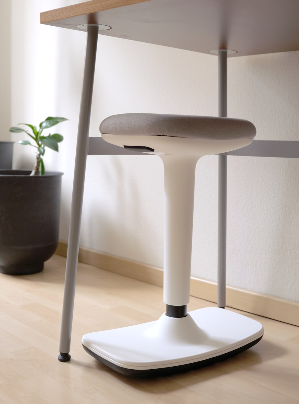 Goodbye bulky backrests, hello open space!