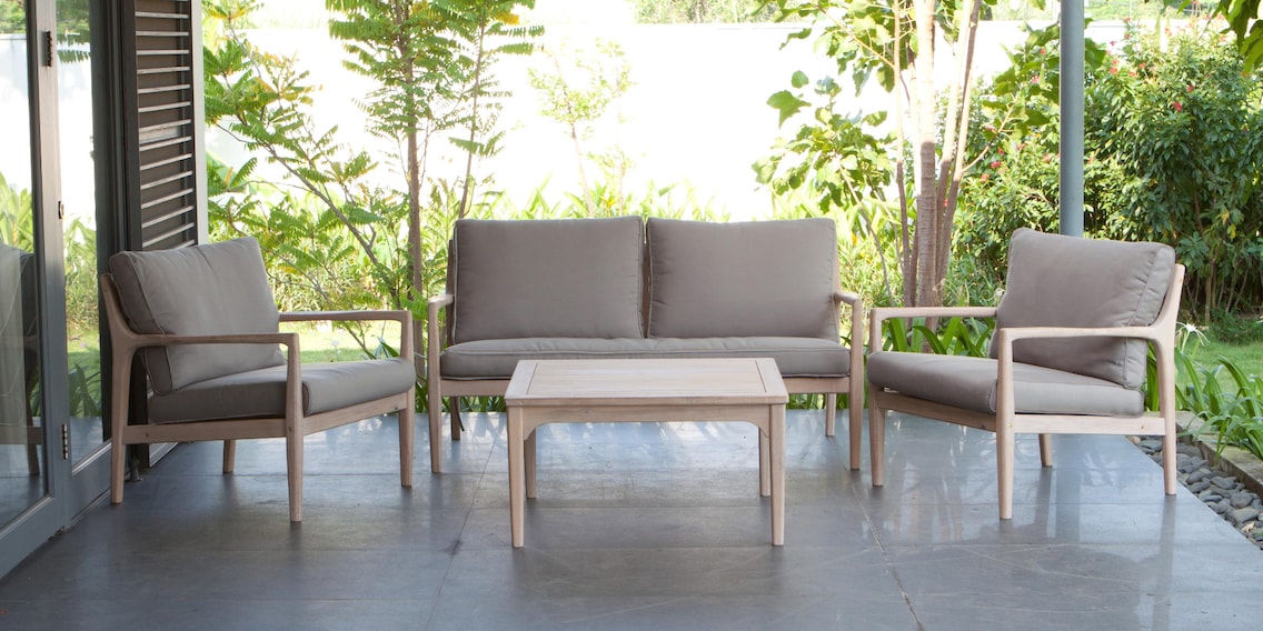Wooden garden furniture highlights – there’s something for everyone