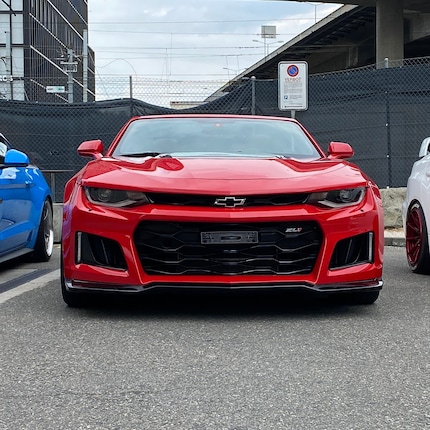 Il frontale della Chevrolet Camaro.