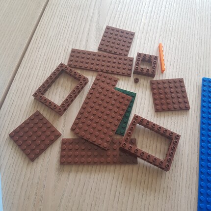 Ça m'a irrité au début : même si, selon les instructions, une étape de construction était terminée, dans le sachet, il restait encore des pièces dont certaines devaient être montées plus tard.