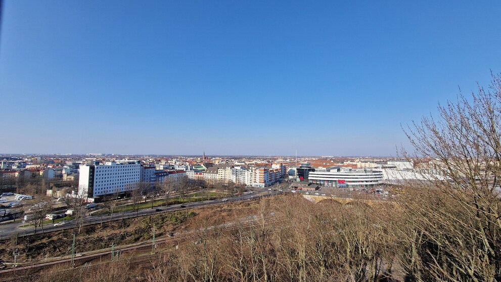 Mais sur des distances plus grandes, l’appareil photo a du mal à reproduire les détails.