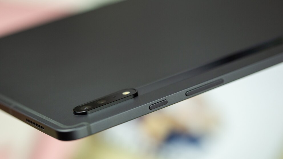 Die Dual-Cam steht leicht hervor. / © NextPit