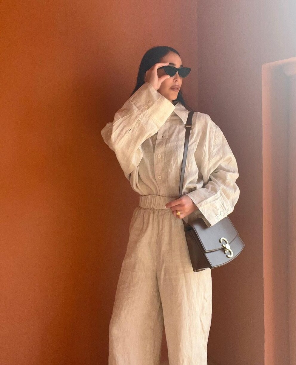 Tenue vite trouvée grâce au deux-pièces en lin.