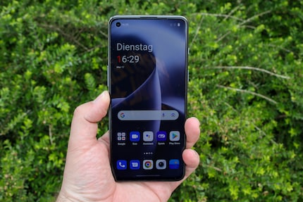 Écran AMOLED de 6,43 pouces