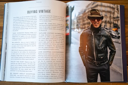 Une pièce vintage cool comme cette veste en cuir peut donner à un look ce petit plus.