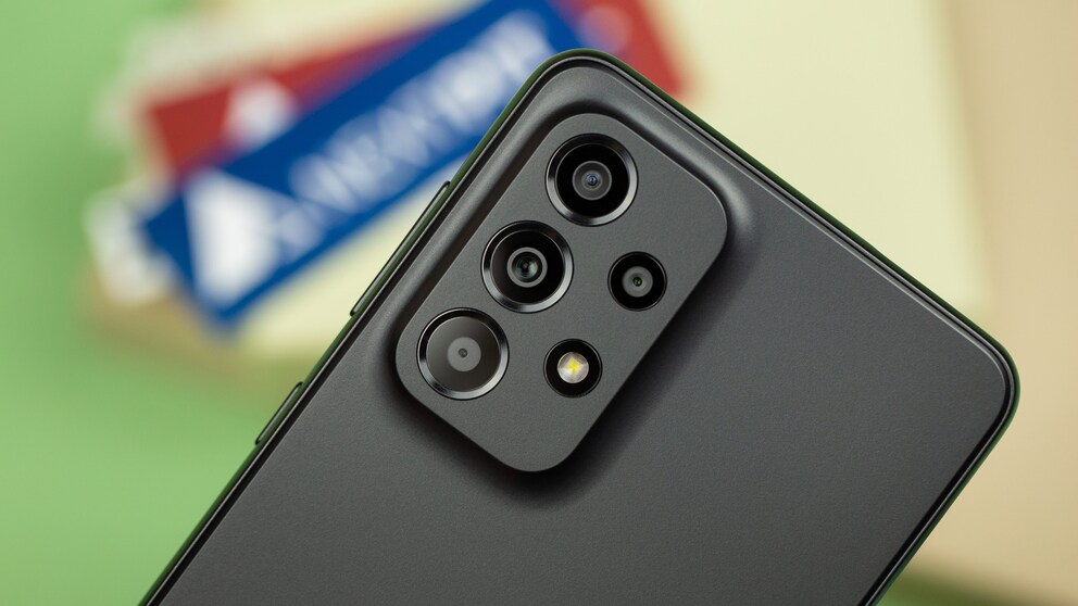 Der Übergang von Gehäuse zu Kamerainsel ist Samsung absolut gelungen.