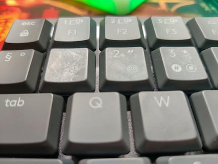 Les traces de doigts ne sont apparues qu’après quelques manipulations.