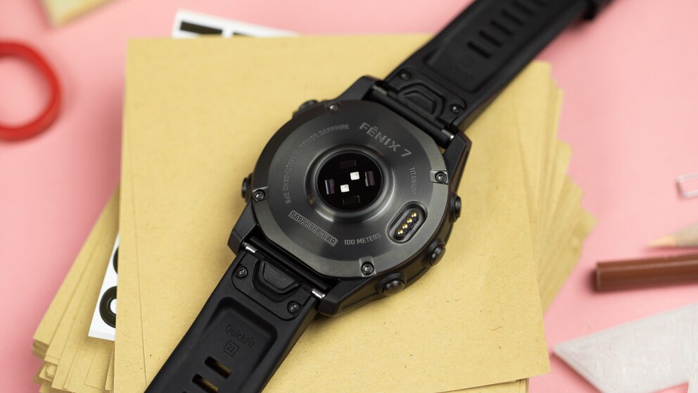 Der integrierte Herzfrequenzsensor der Fenix 7 gehört zu den besten am Markt. / © NextPit