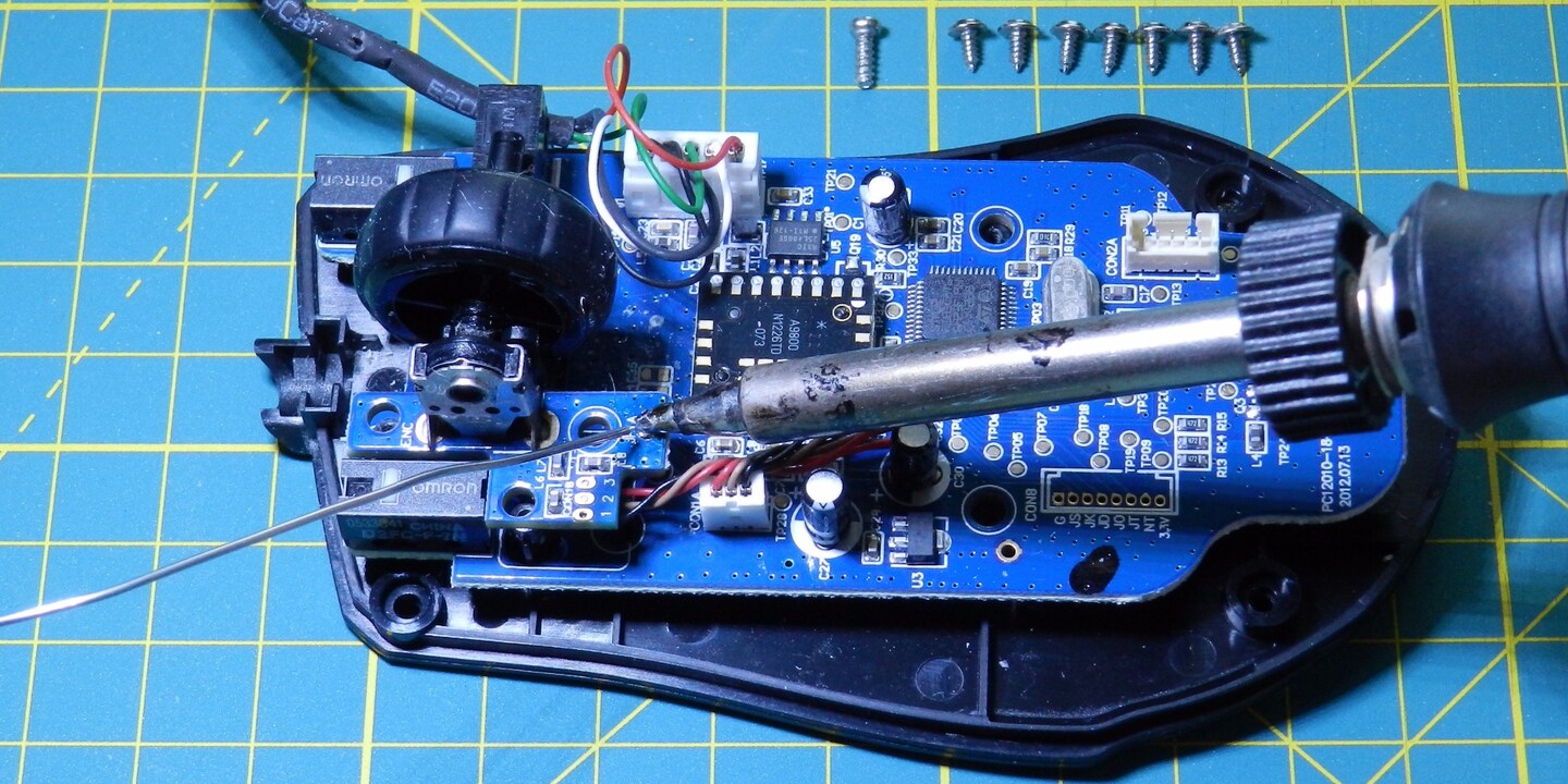 Reparatur einer Maus.