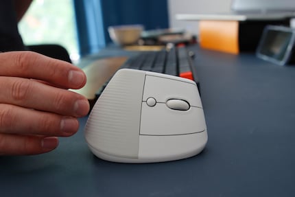 La presa del mouse verticale diventa rapidamente la norma.